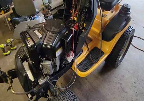 What Engine is in a Cub Cadet Gt1554