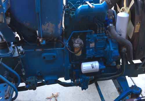 What Engine is in a Ford 1900 Tractor