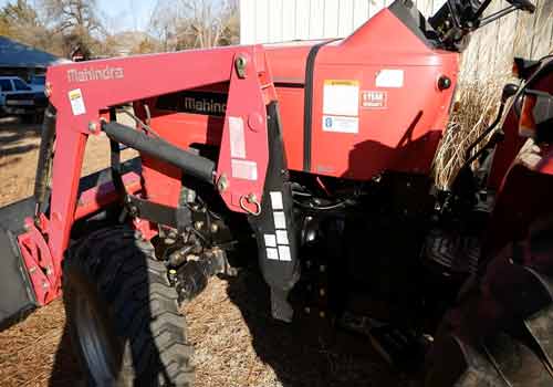 What are the problems with the Mahindra Max 22 HST